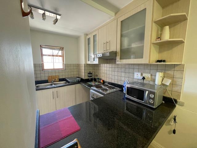 To Let 1 Bedroom Property for Rent in Sea Point Western Cape